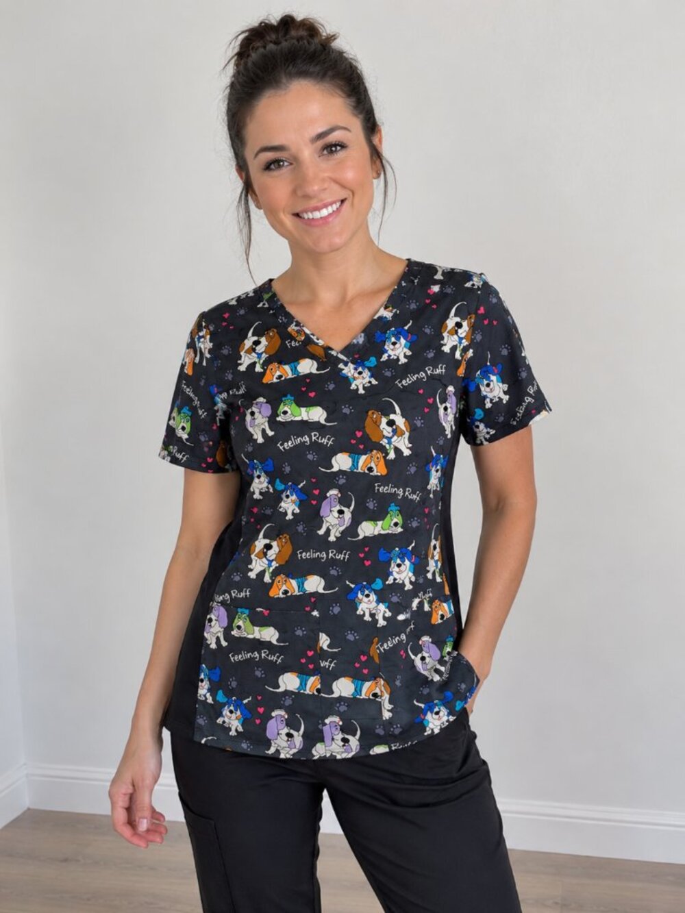 608 - Disney Feeling Ruff Dog Print Scrub Top Small Petite SP